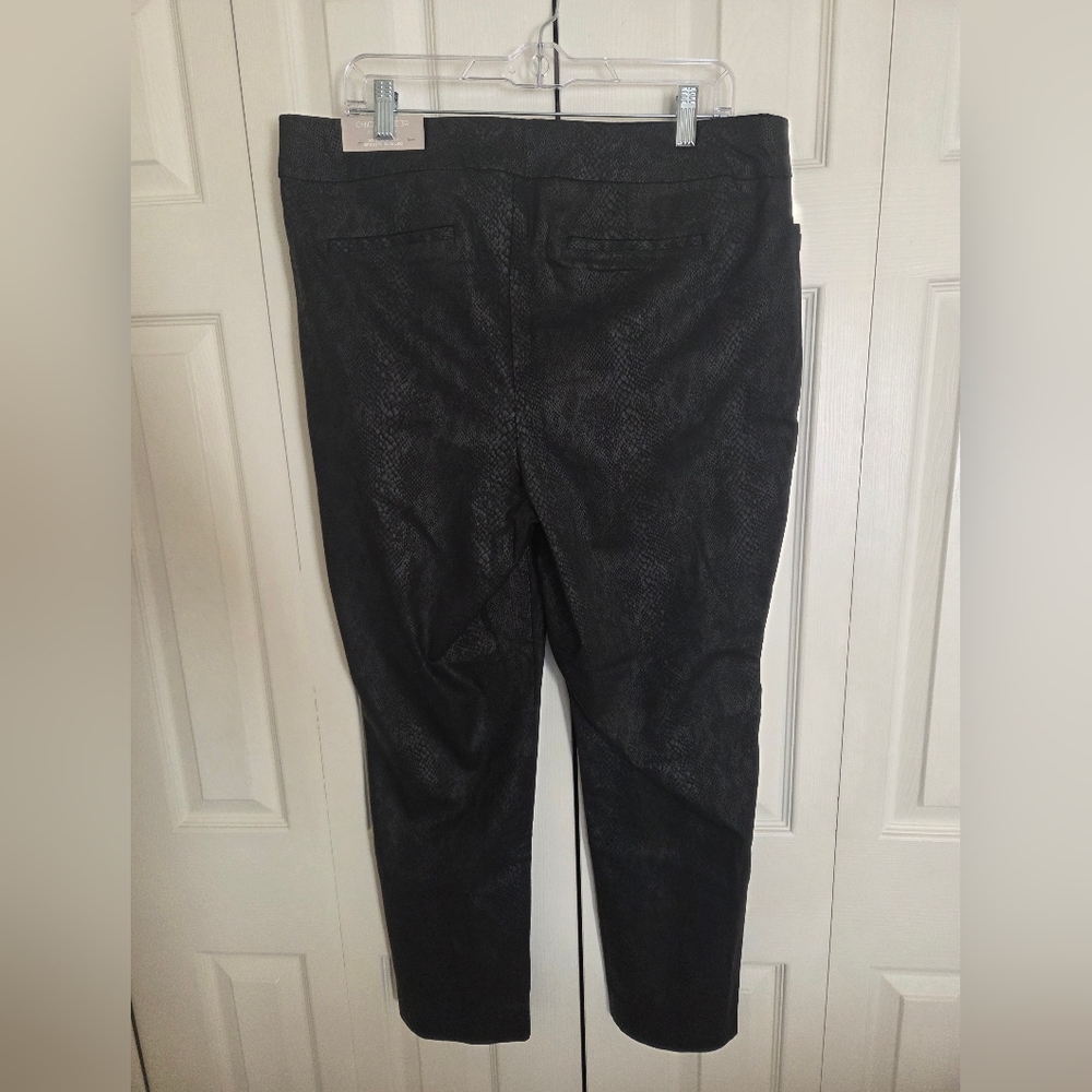 Chico's Black Snakeskin Pattern Brigitte So Slimming Ankle Pants